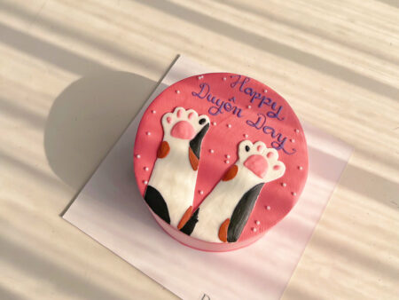 BÁNH VẼ CHÂN MÈO-MÀU HỒNG