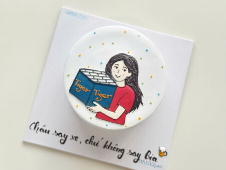 BÁNH VẼ CÔ GÁI ÔM THÙNG BIA-TIGER