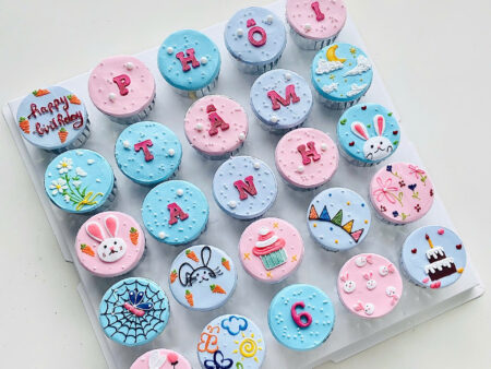 CUP108-CUPCAKE VẼ HỌA TIẾT BÉ GÁI