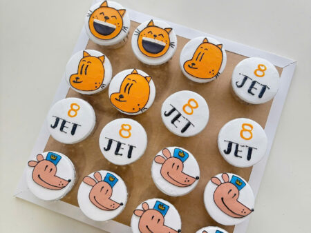 CUP115-BÁNH CUPCAKE VẼ DOGMAN